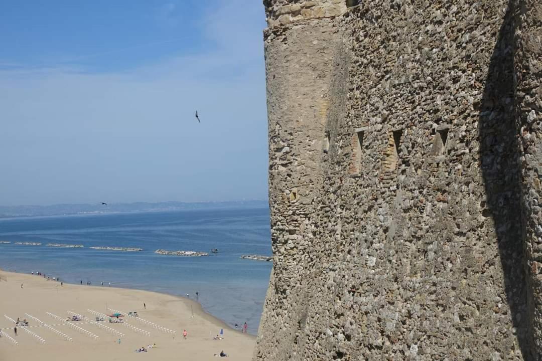 La Finestra Sul Castello B&B Termoli Buitenkant foto